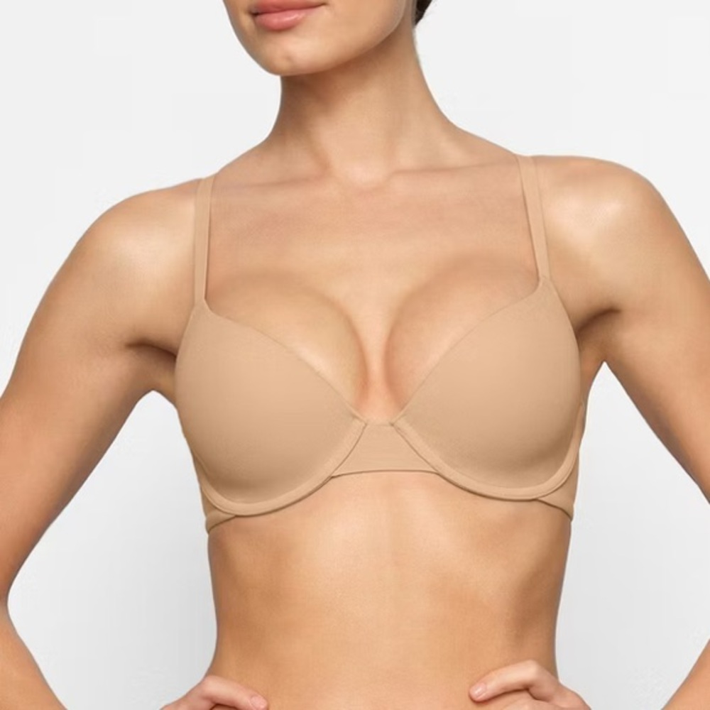 Skims | Fits Everybody | Demi | T-Shirt | Bra